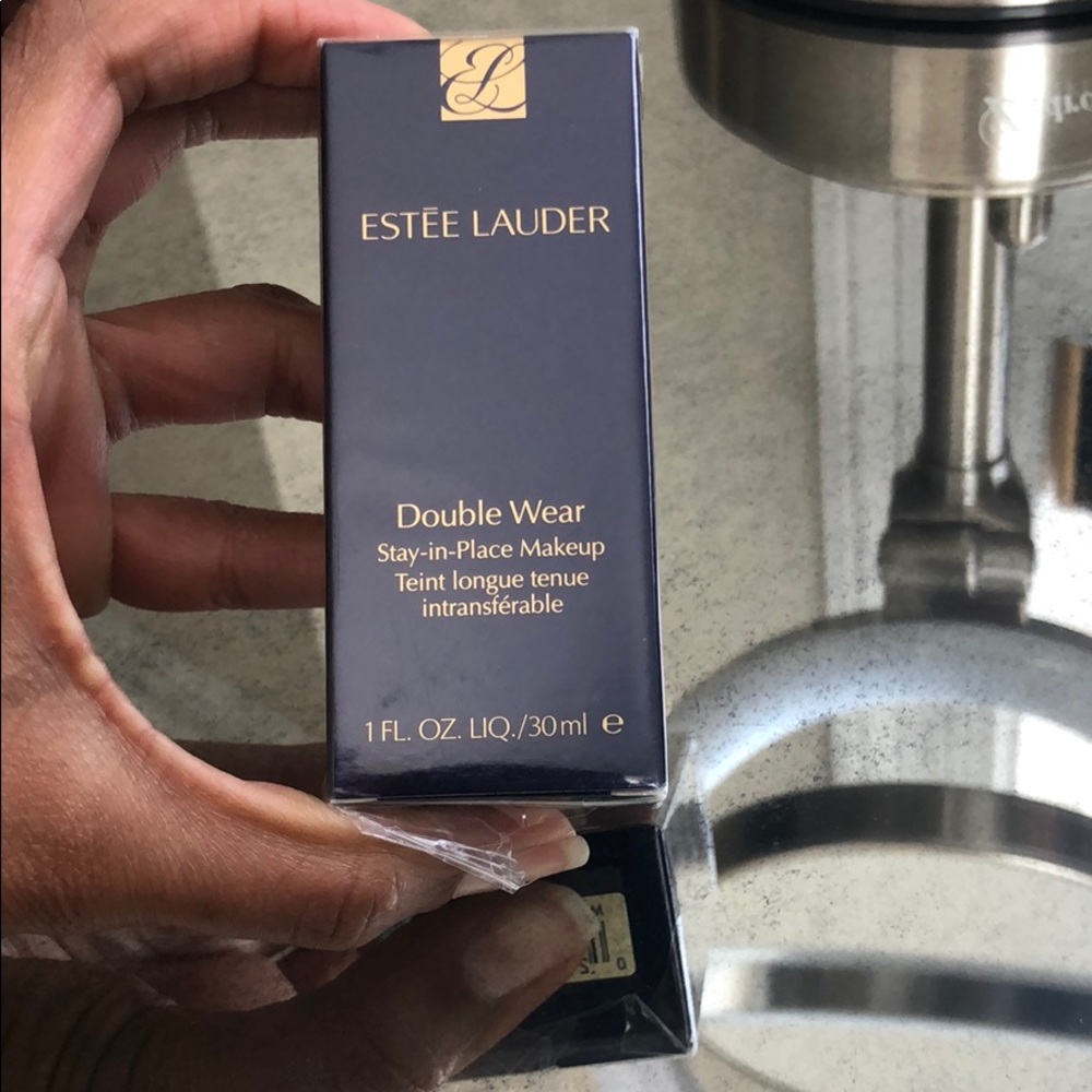 Estee Lauder Double Wear Shade: 5W2 Rich Caramel